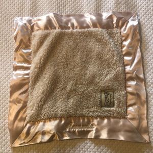 Little Giraffe Blanket with Amanda embroidered